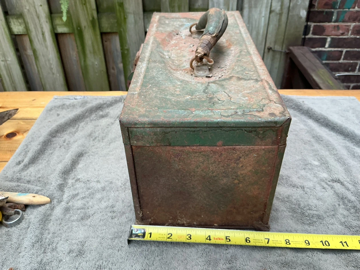 Vintage Green Metal Toolbox - photo 5
