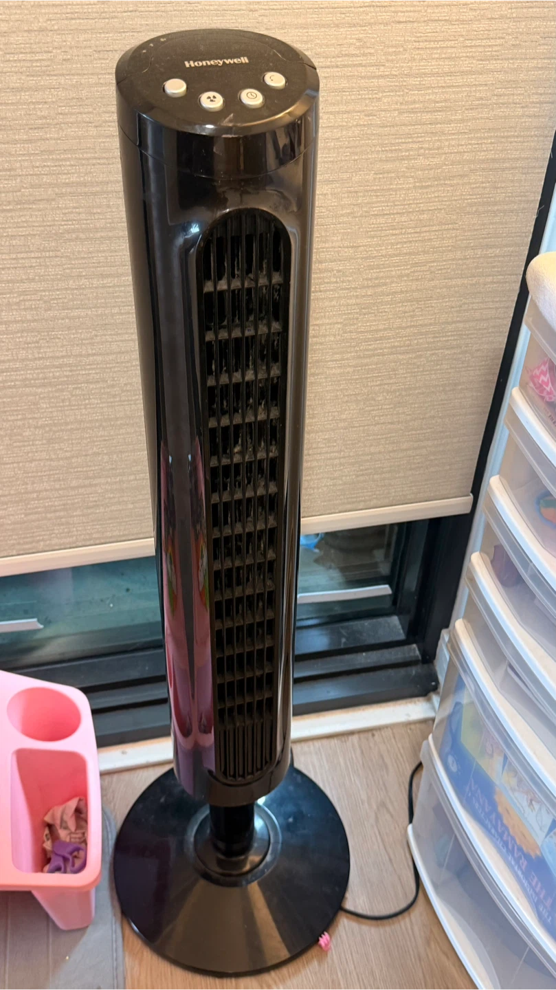 Honeywell Tower Fan Black