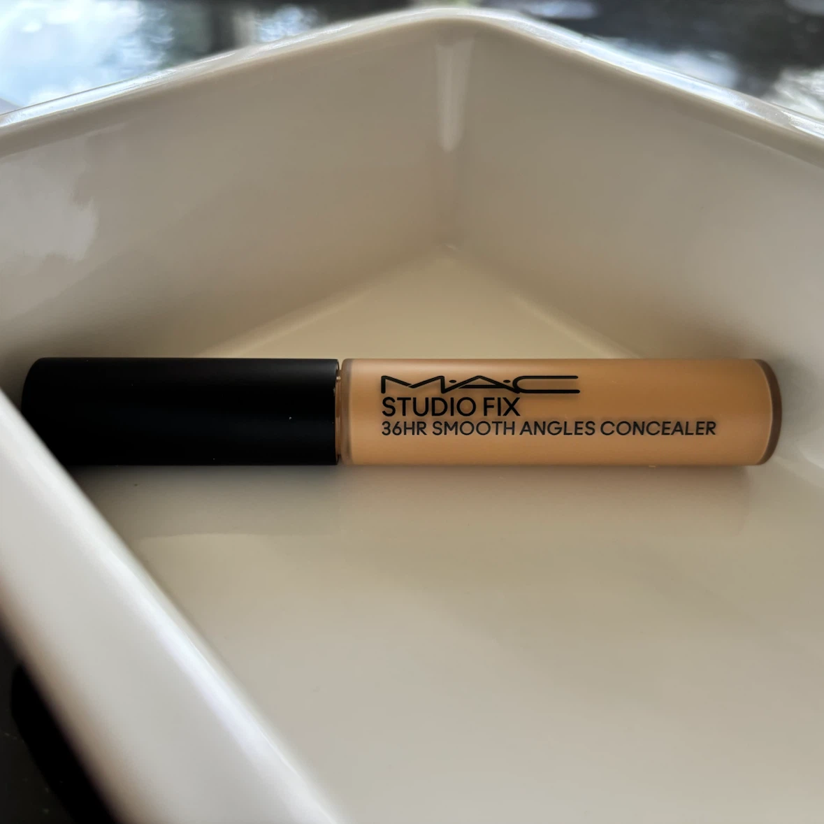 MAC Studio Fix 36HR Smooth Angles Concealer NC30