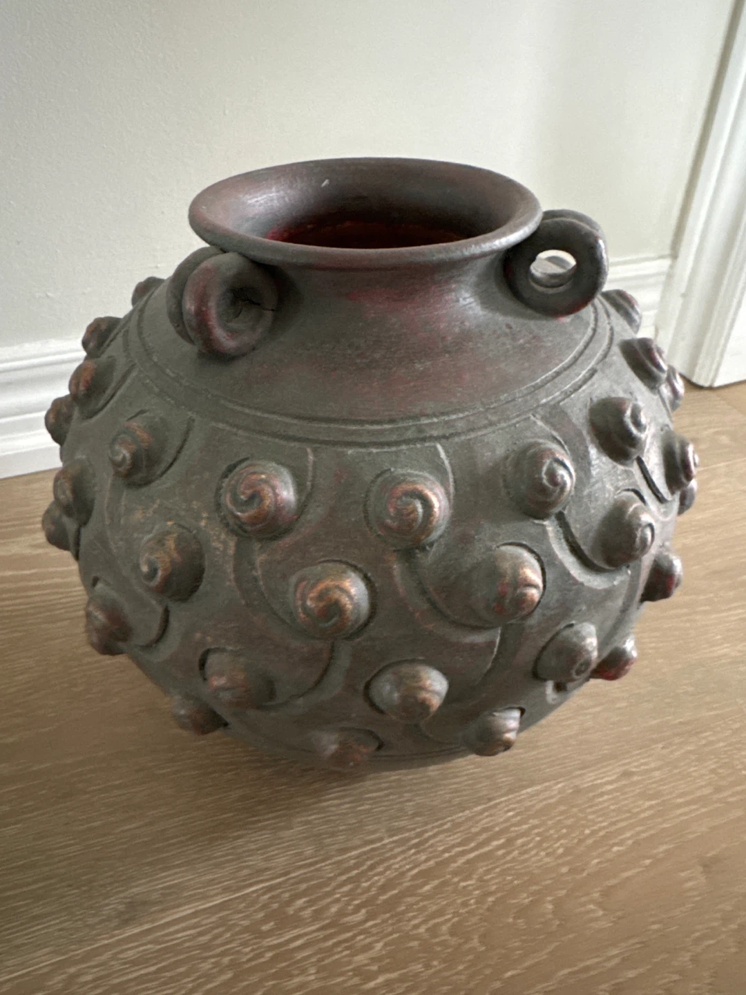 Handmade Decorative Thai Iron rich Vase