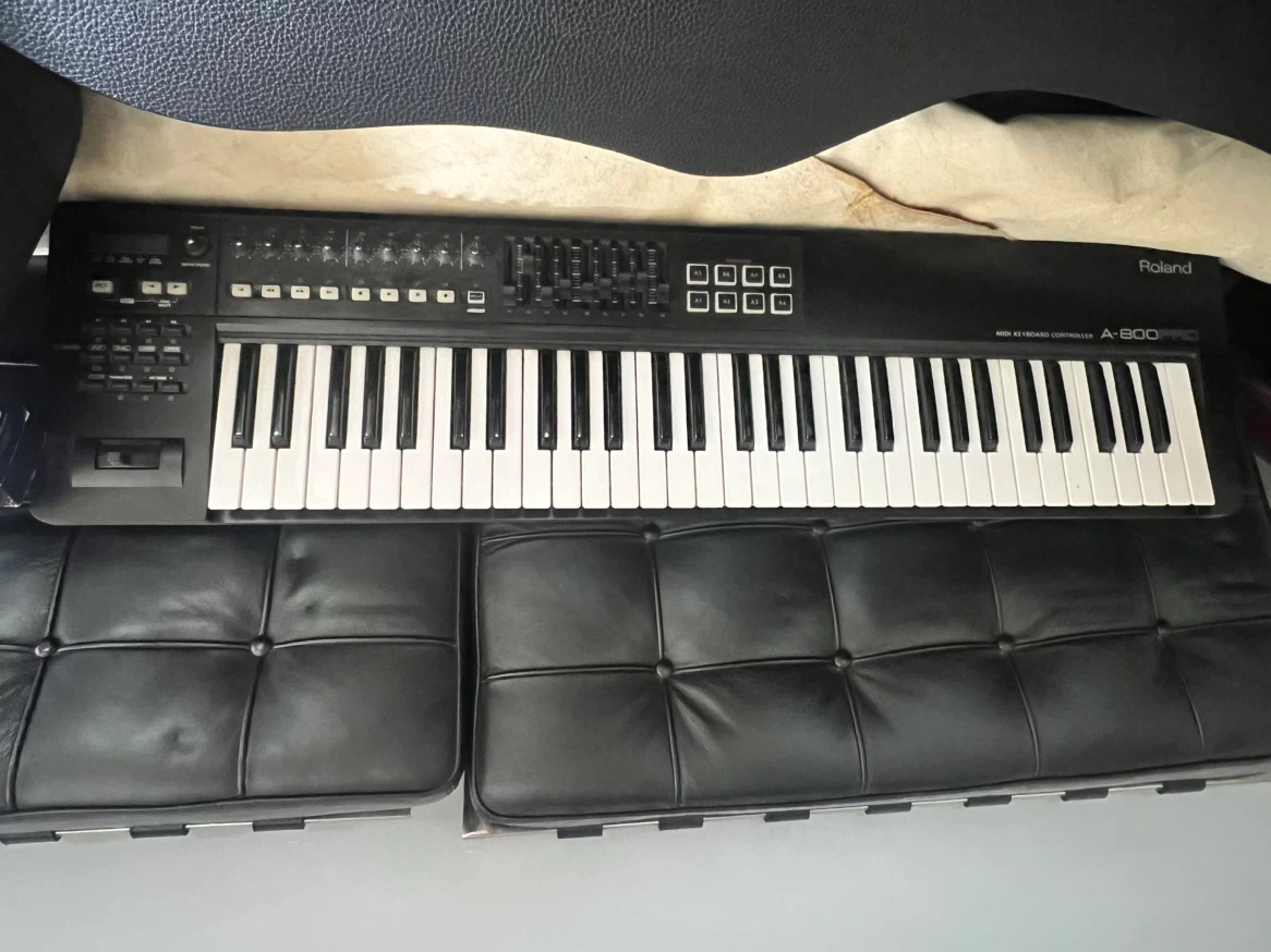 Roland A-800PRO MIDI Keyboard Controller