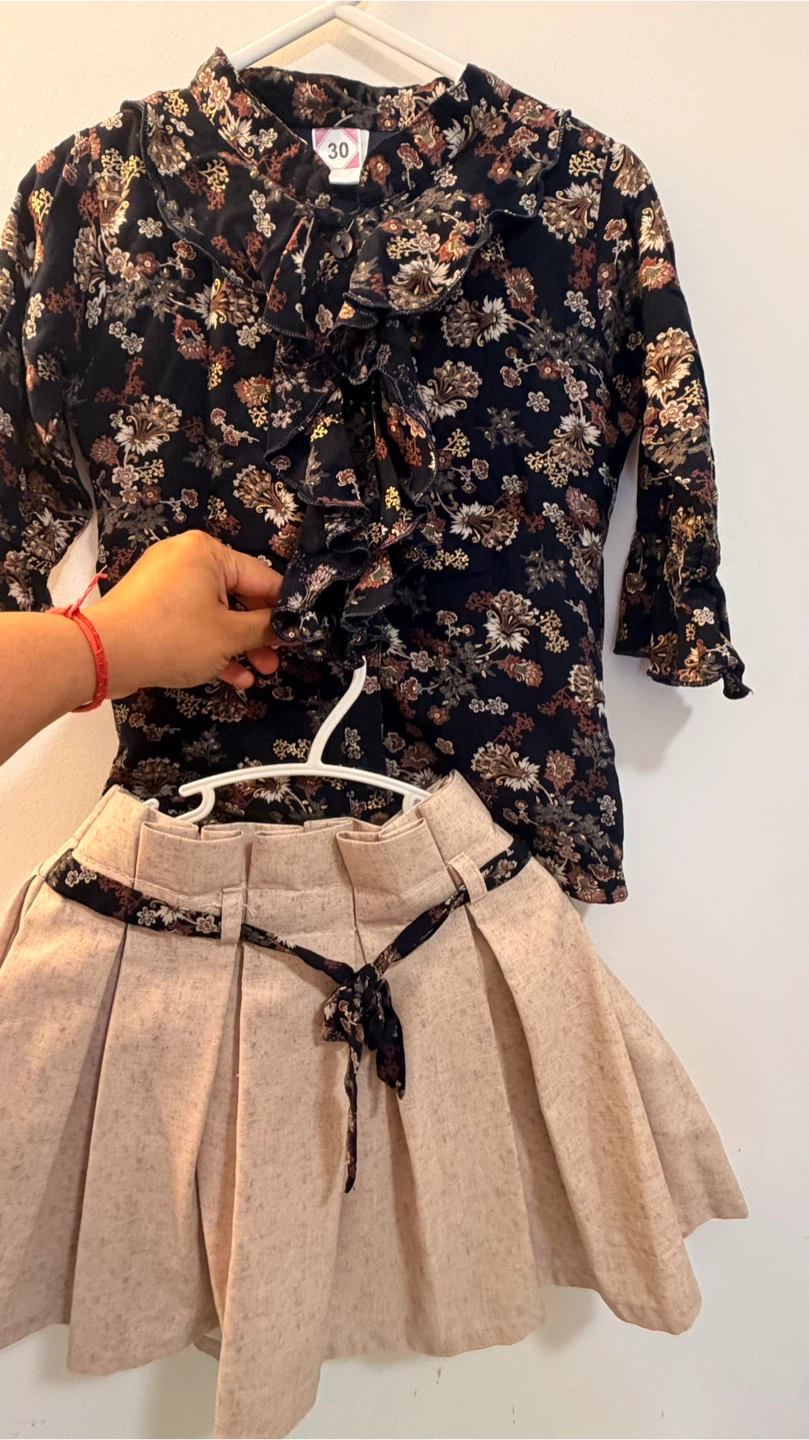 Girls Floral Blouse and Skirt Set Size 30