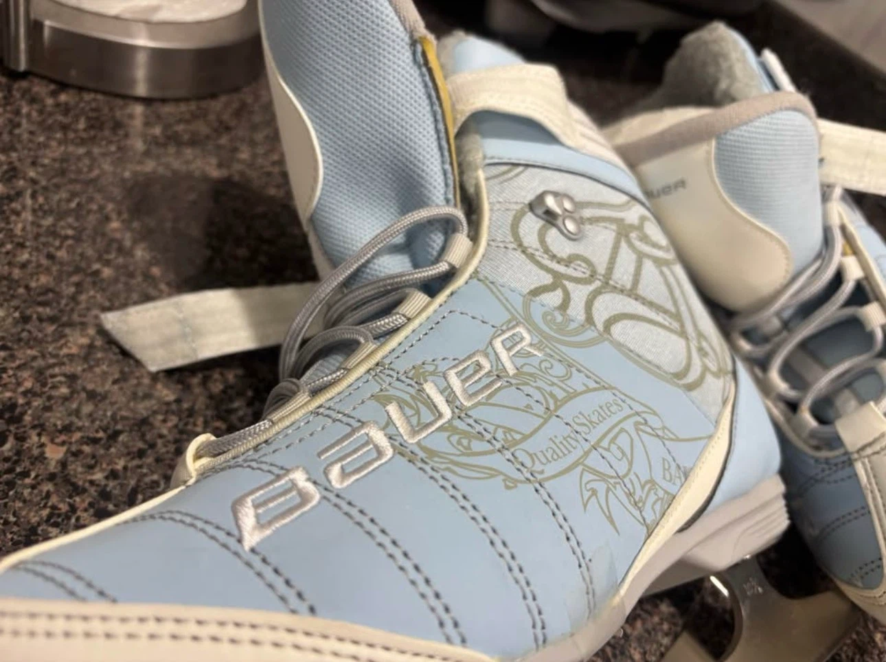 Bauer Women's Ice Skates Size 10 - photo 2