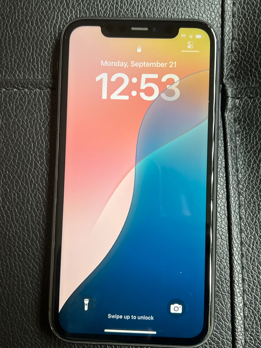 iPhone 11 - photo 2