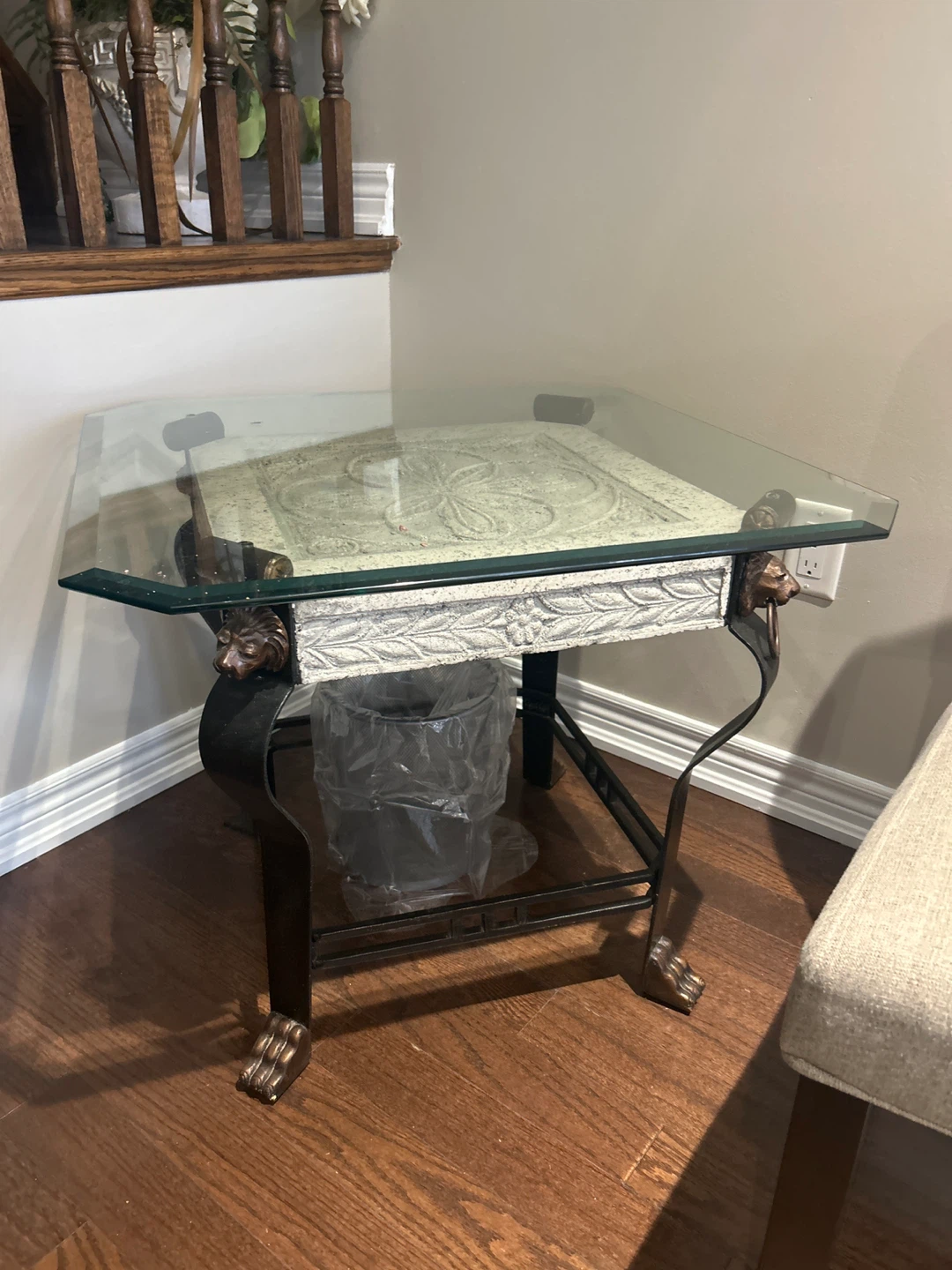 🏈 Decorative Iron and Glass Accent Table