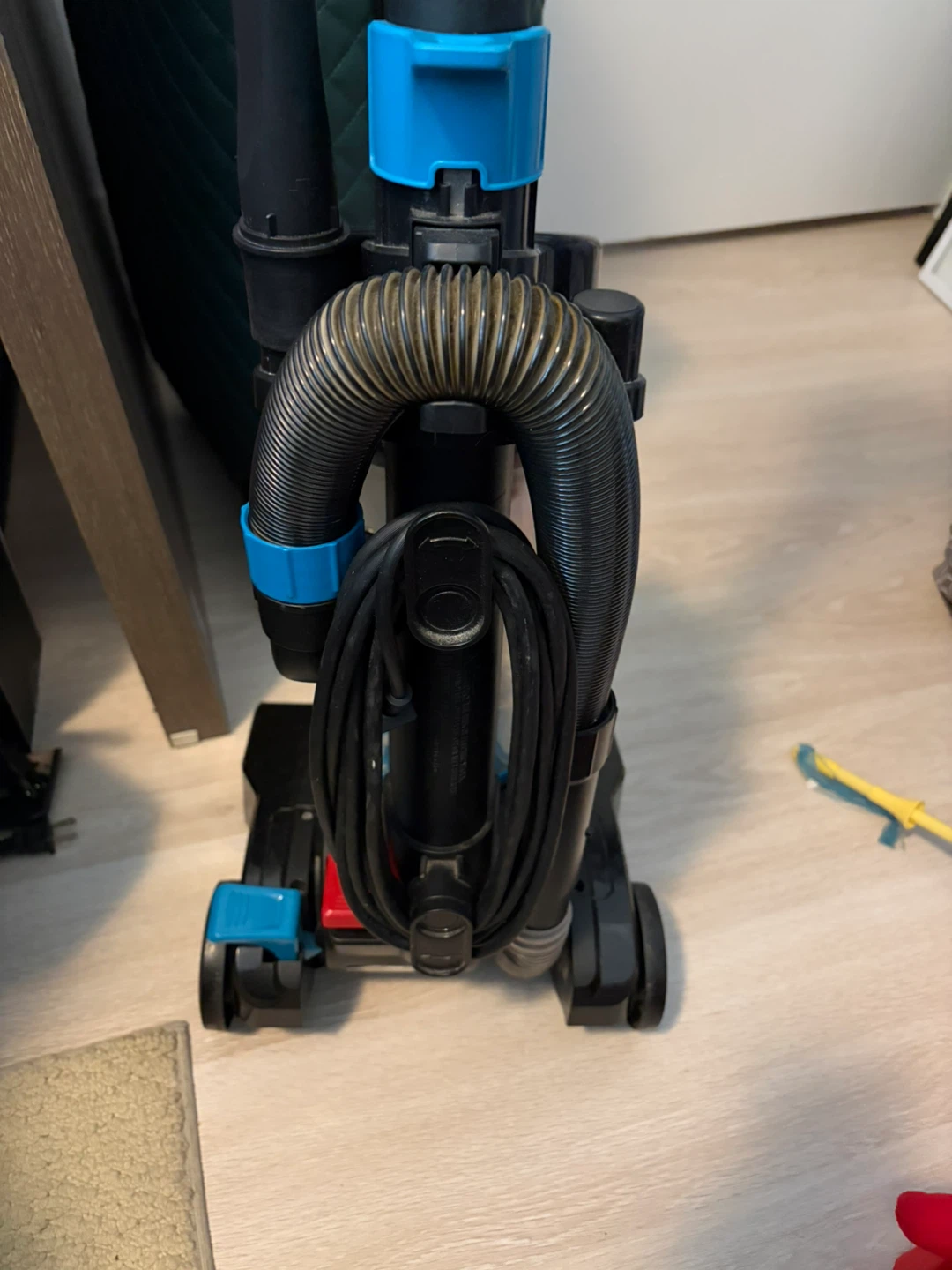 Bissell PowerForce Compact Vacuum - photo 2