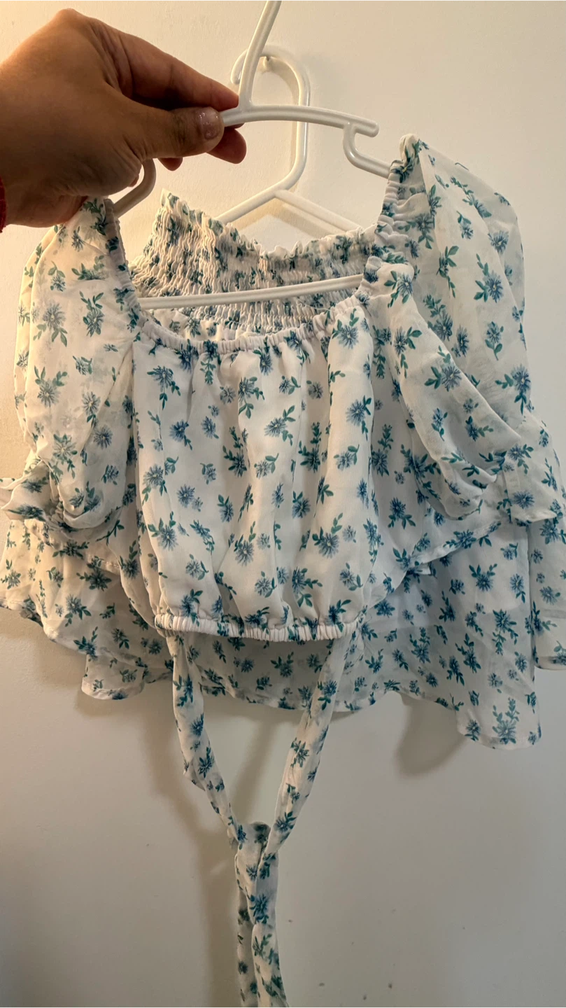 Floral Ruffle Crop Top