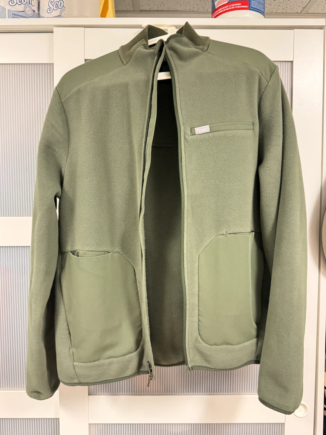 FIGS Moss Green On Shift Fleece Jacket Mens [SMALL]