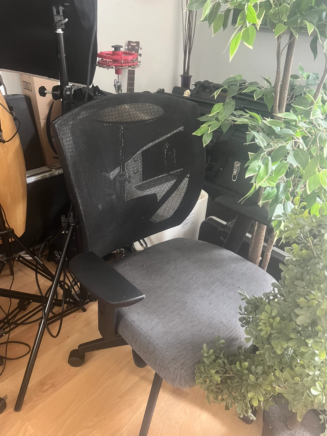 Black Mesh Back Office Chair