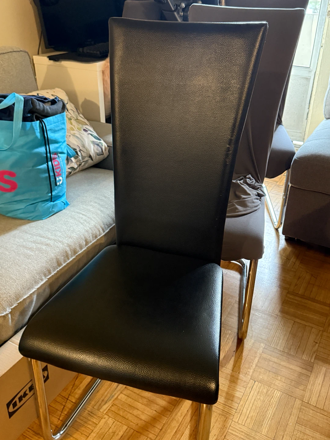 Dining chair with grey slipcover - photo 2