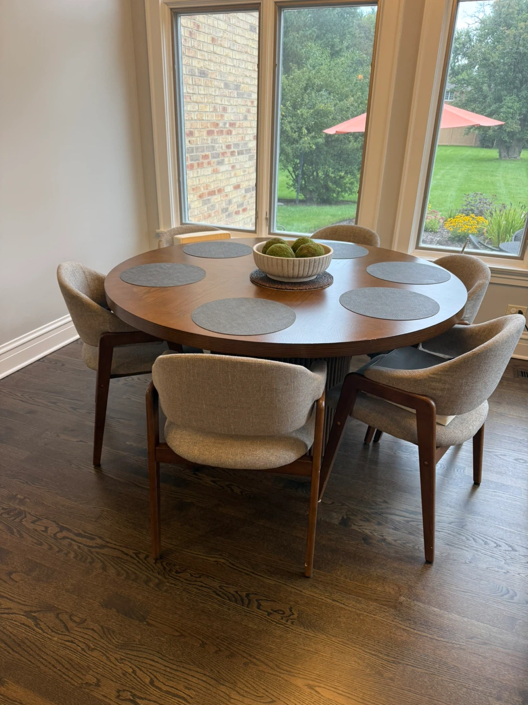 Round Wooden Dining Table and Chair Set