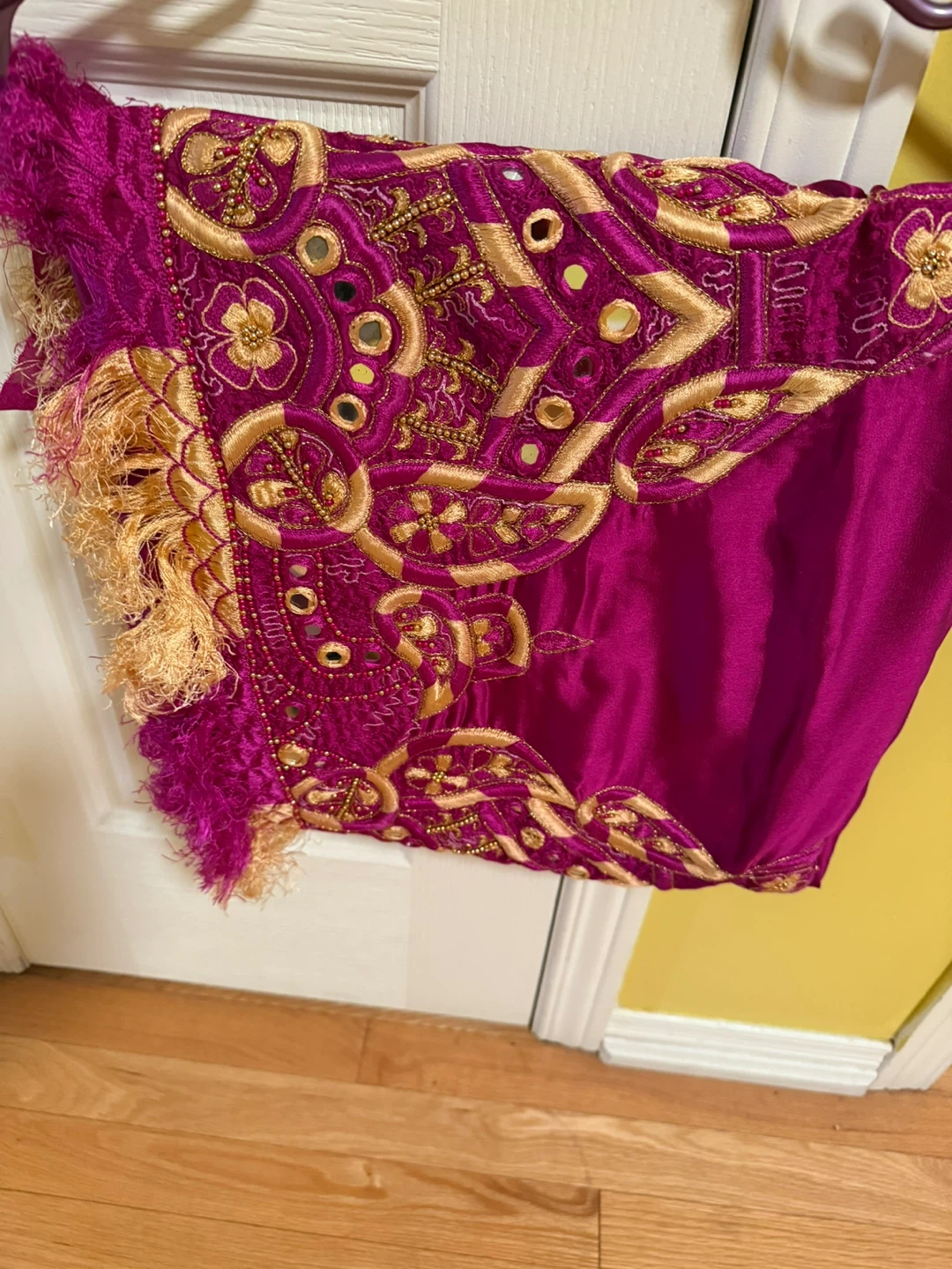 Magenta Embroidered Traditional Indian Top 🏈 - photo 2