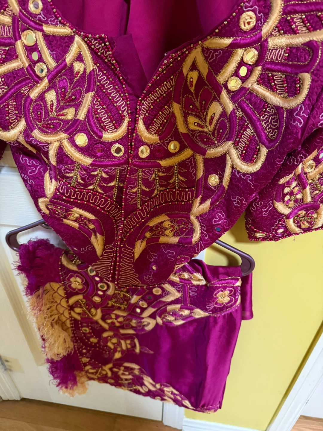 Magenta Embroidered Traditional Indian Top 🏈 - photo 3