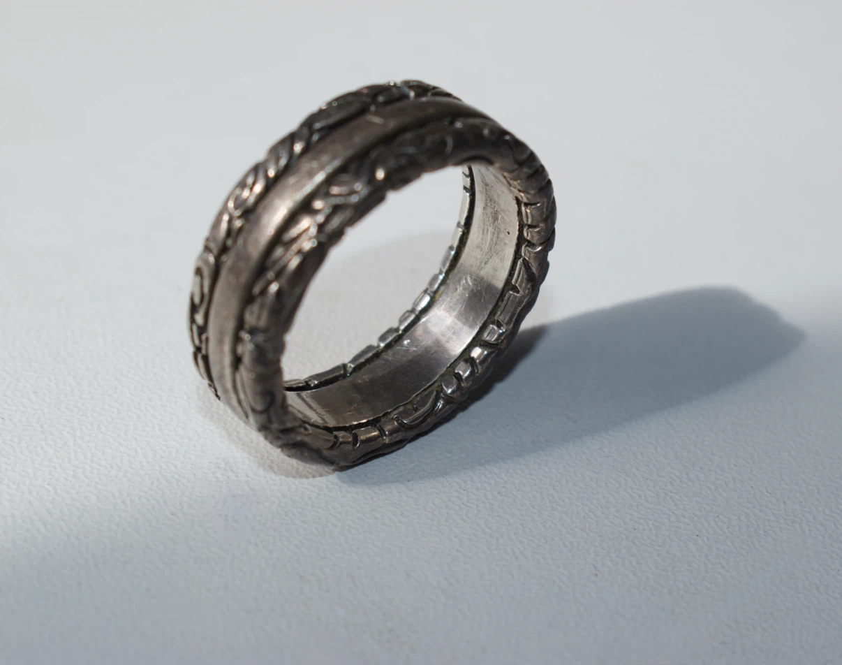 Vintage Style Engraved Silver Ring 🏈 - photo 4