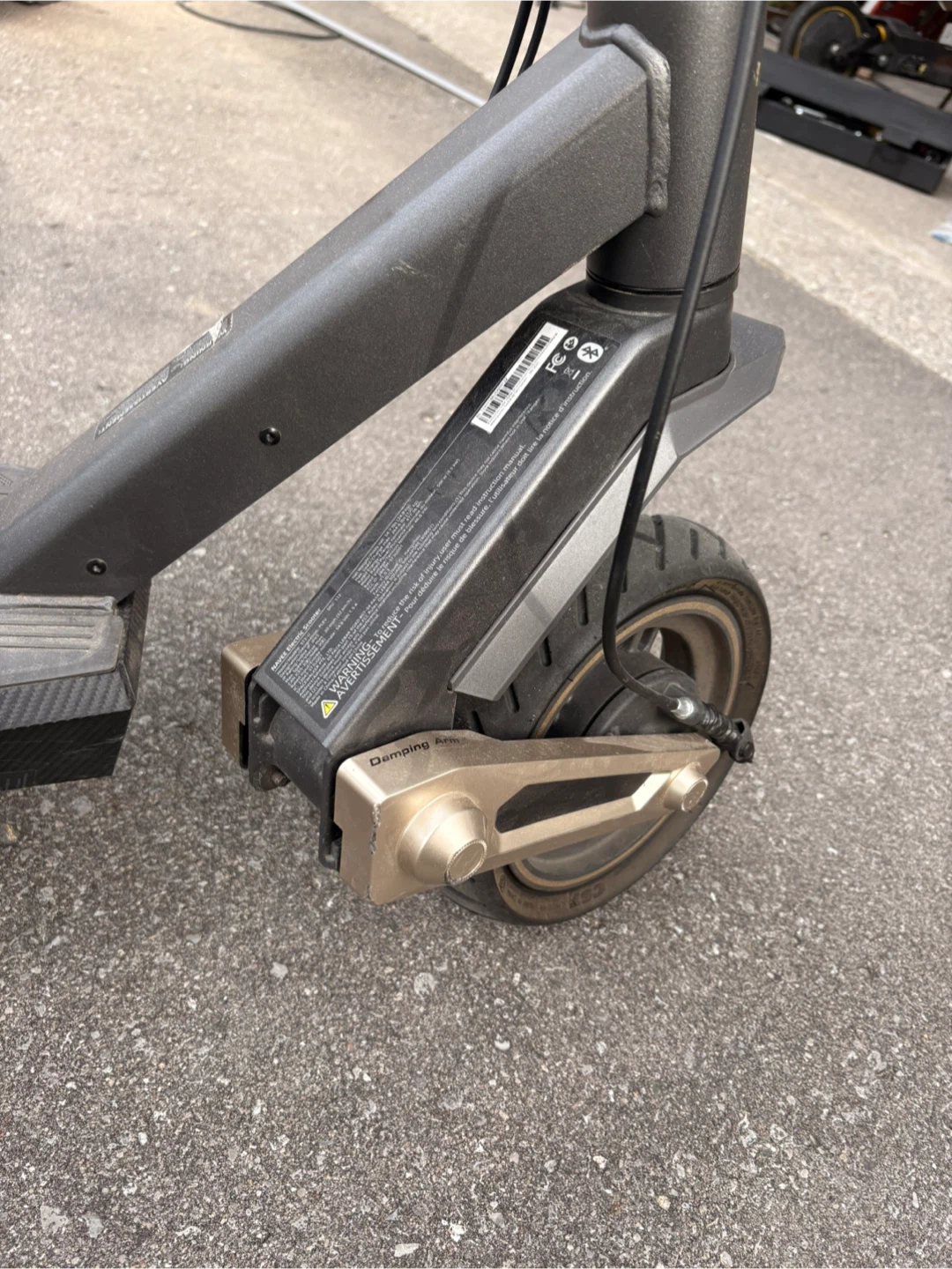 Navee ST3 Electric Scooter - photo 3