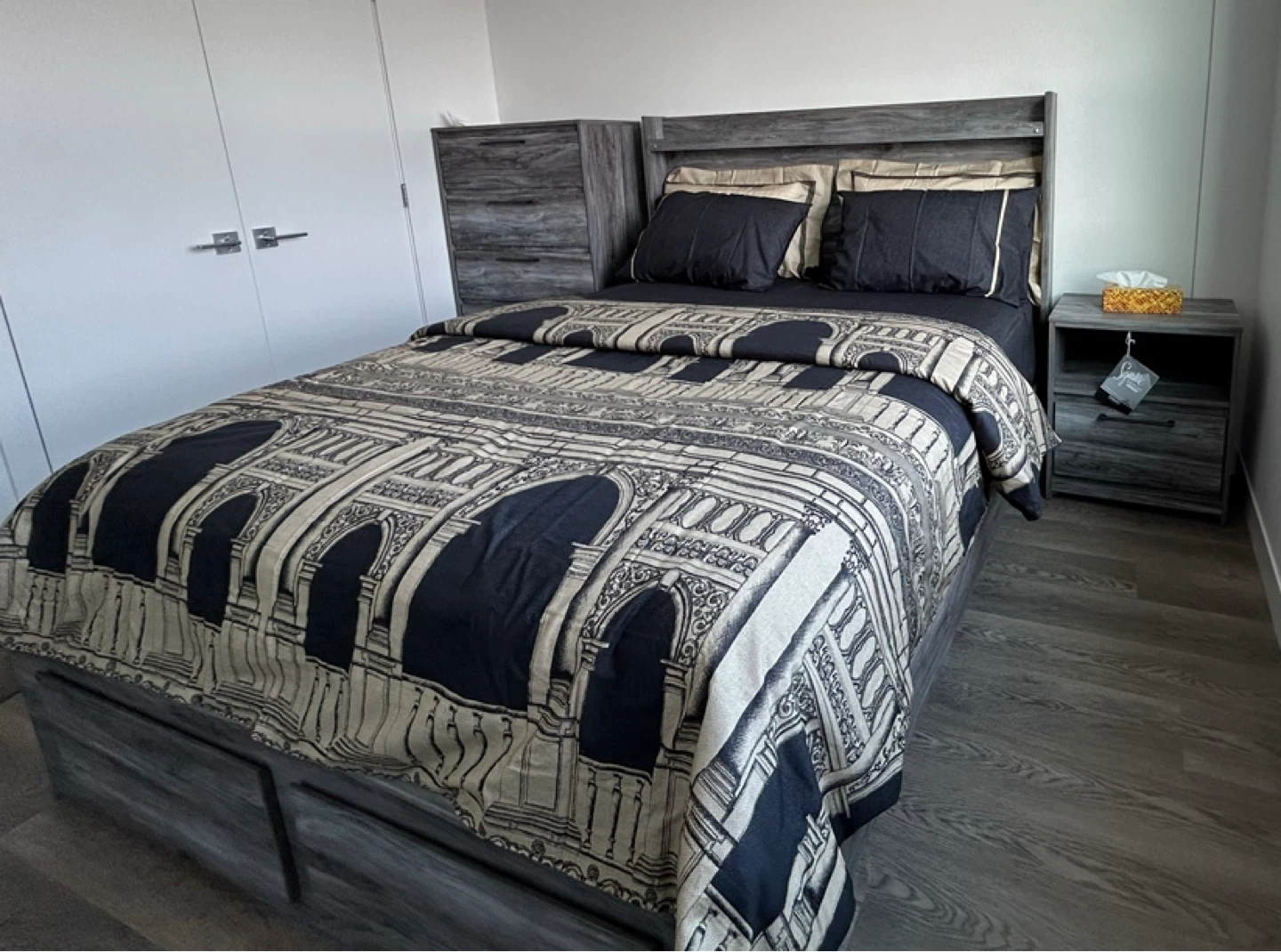 🏈 Set of Queen Bed+Night Stand+Chest+Mattress