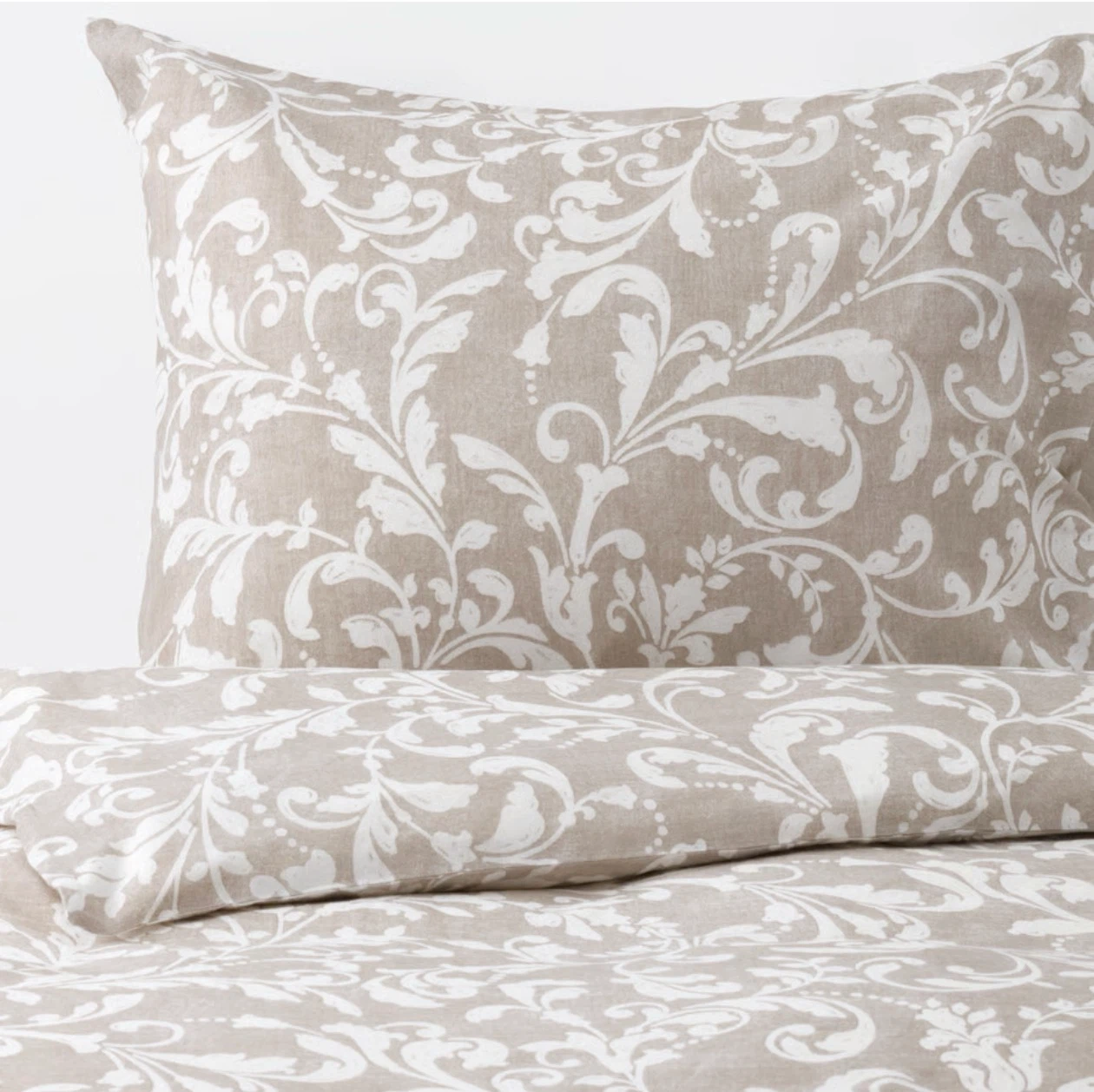 IKEA VÅRBRÄCKA Duvet Cover set beige / white - Queen
