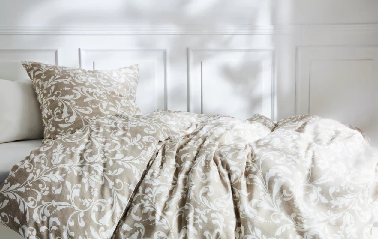 IKEA VÅRBRÄCKA Duvet Cover set beige / white - Queen - photo 3