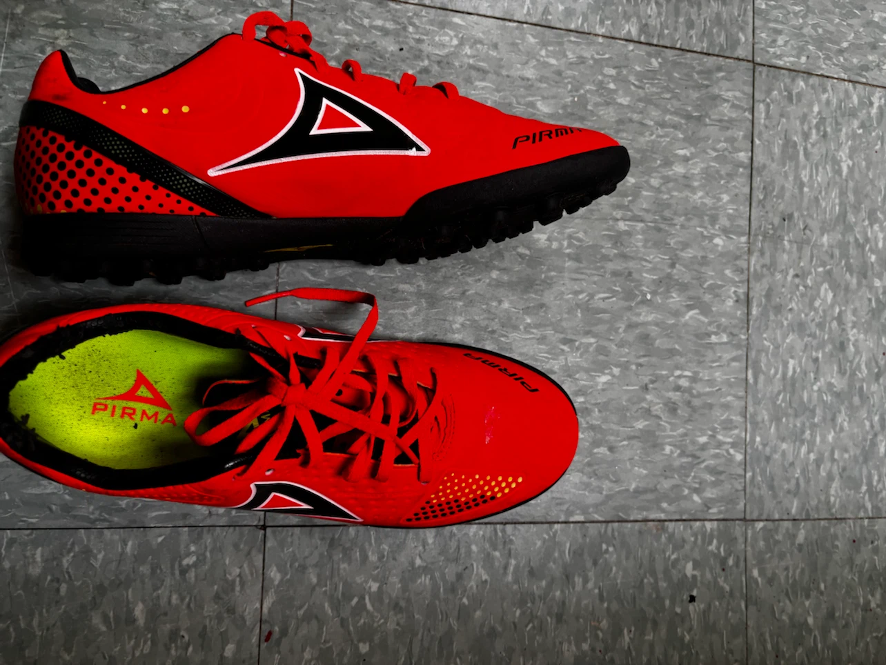 Pirma Red Soccer Cleats Size 10.5
