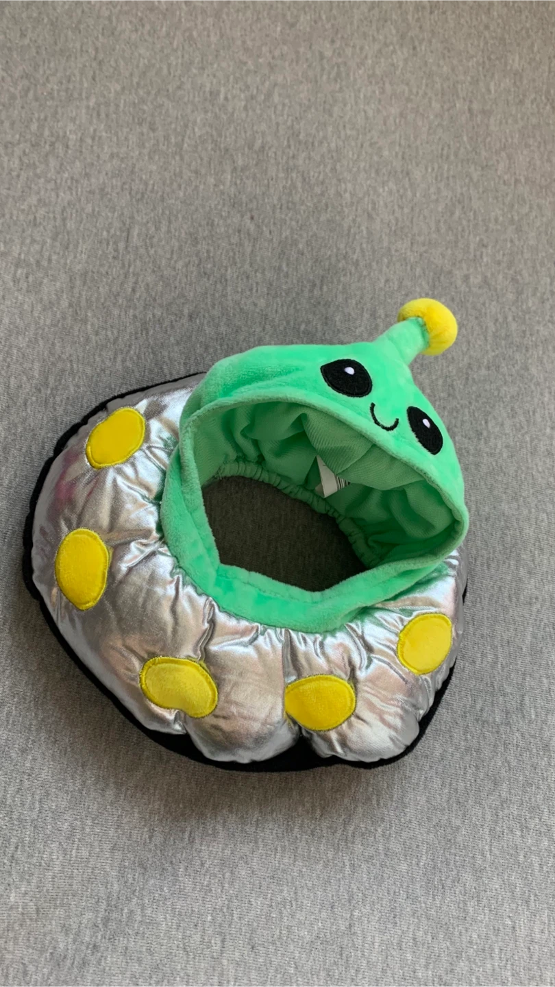 Thrills & Chills Alien UFO Pet Costume 🏈