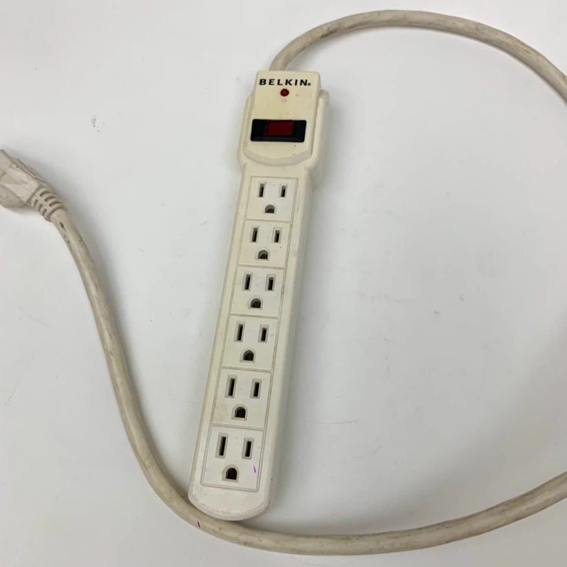 Belkin 6-Outlet Power Strip - photo 3