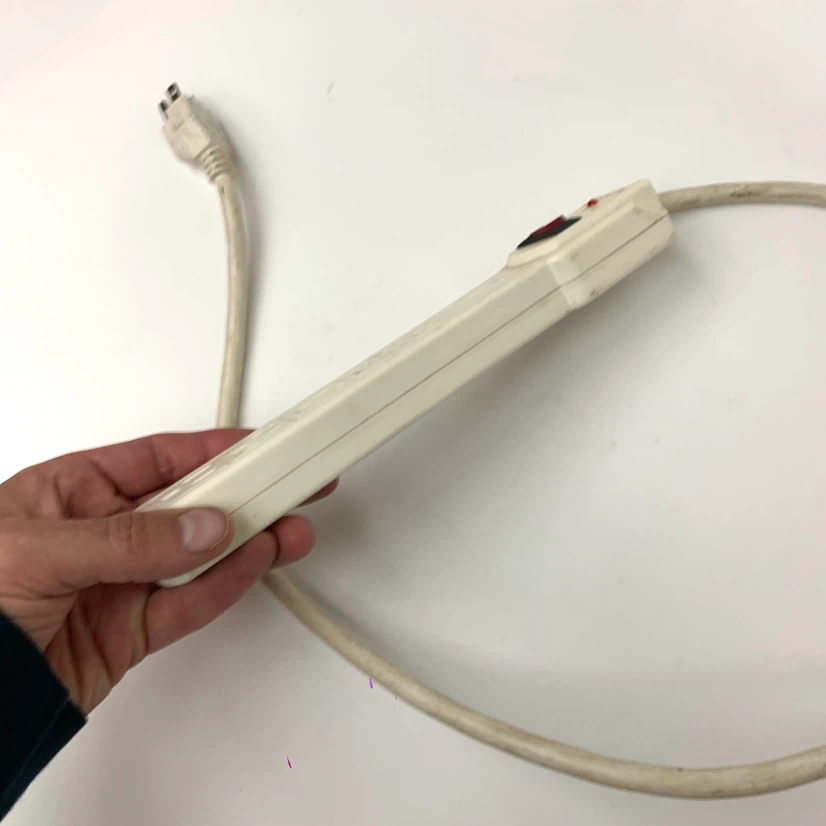 Belkin 6-Outlet Power Strip - photo 4
