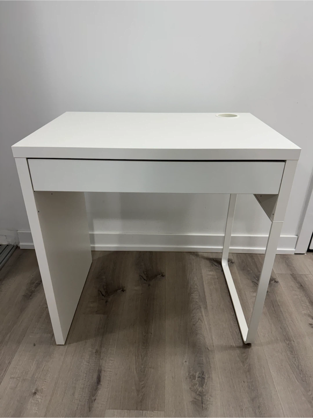 IKEA Micke Desk – White