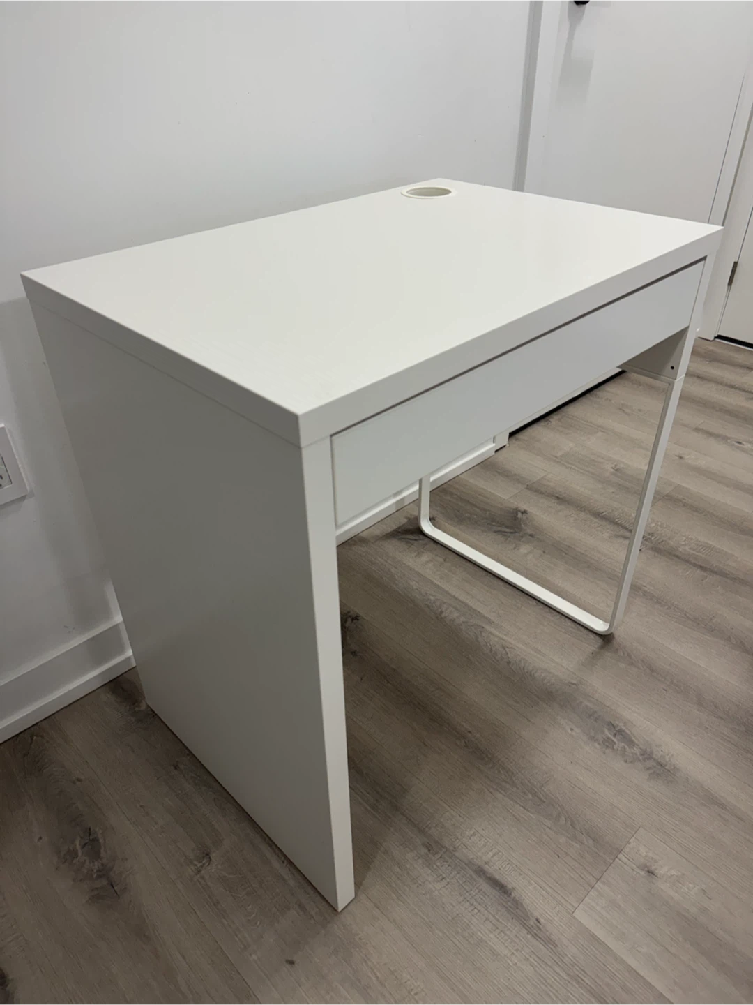 IKEA Micke Desk – White - photo 3