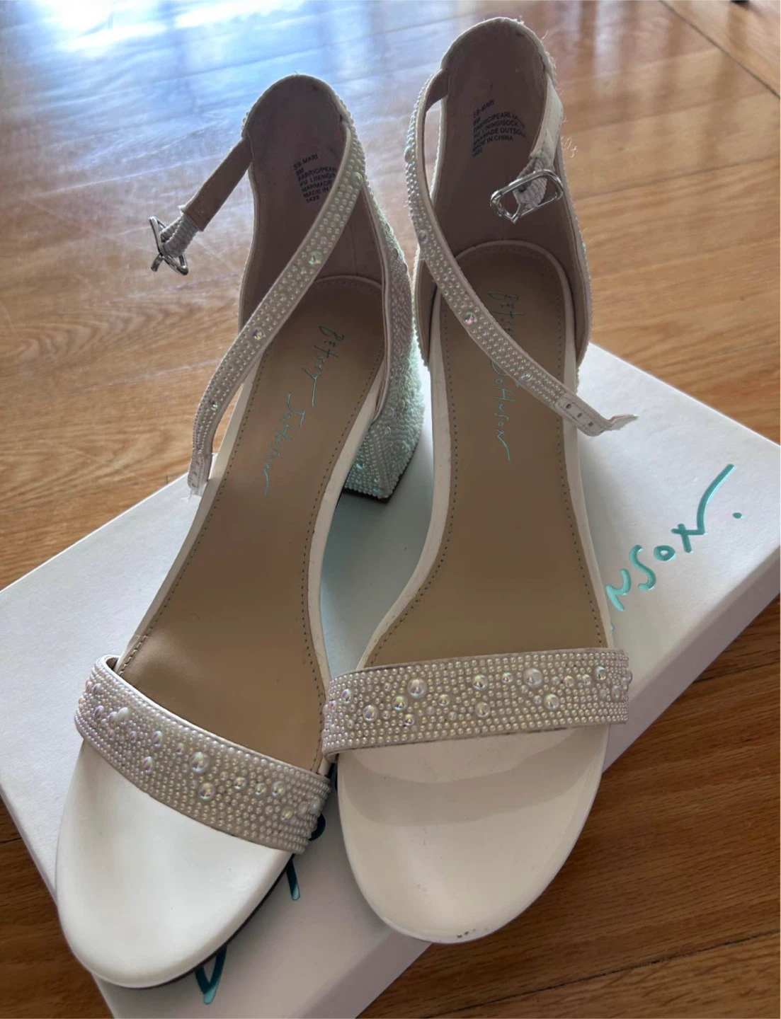 White Heels (Betty Johnson) Size 8 - Steve Madden - photo 2