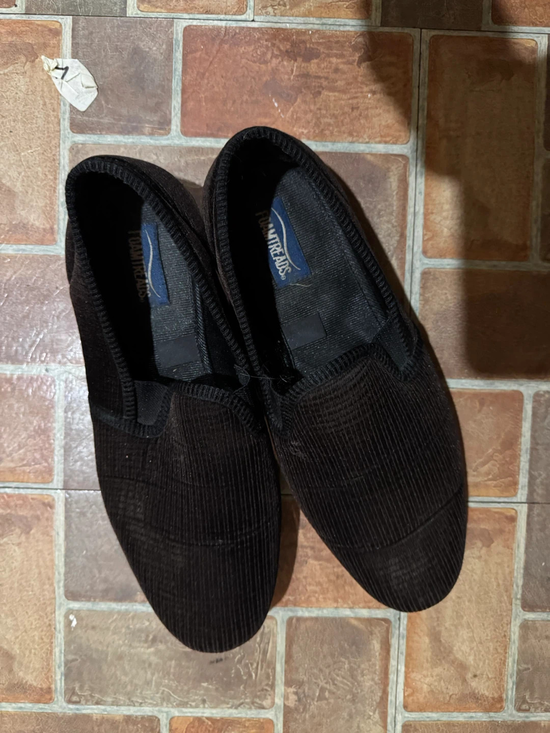 Foamtreads Men's Corduroy Slippers 🏈