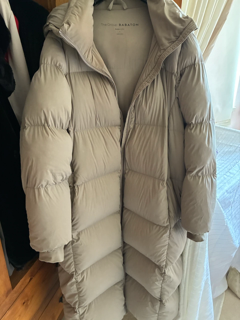 Babaton Park City Puffer Jacket Beige Large