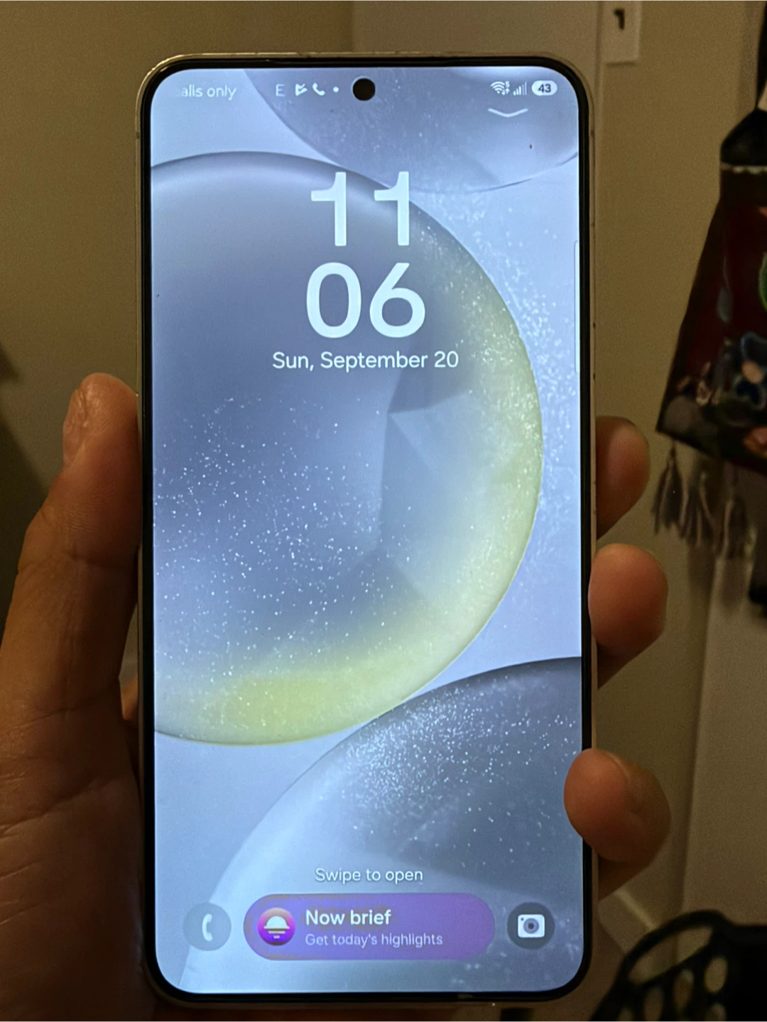 S24 Samsung cell phone - photo 2