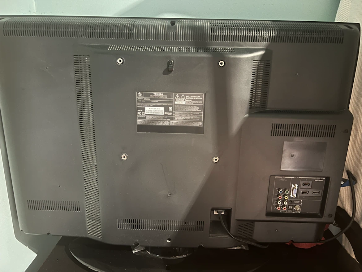 Toshiba 32-inch Television - photo 2