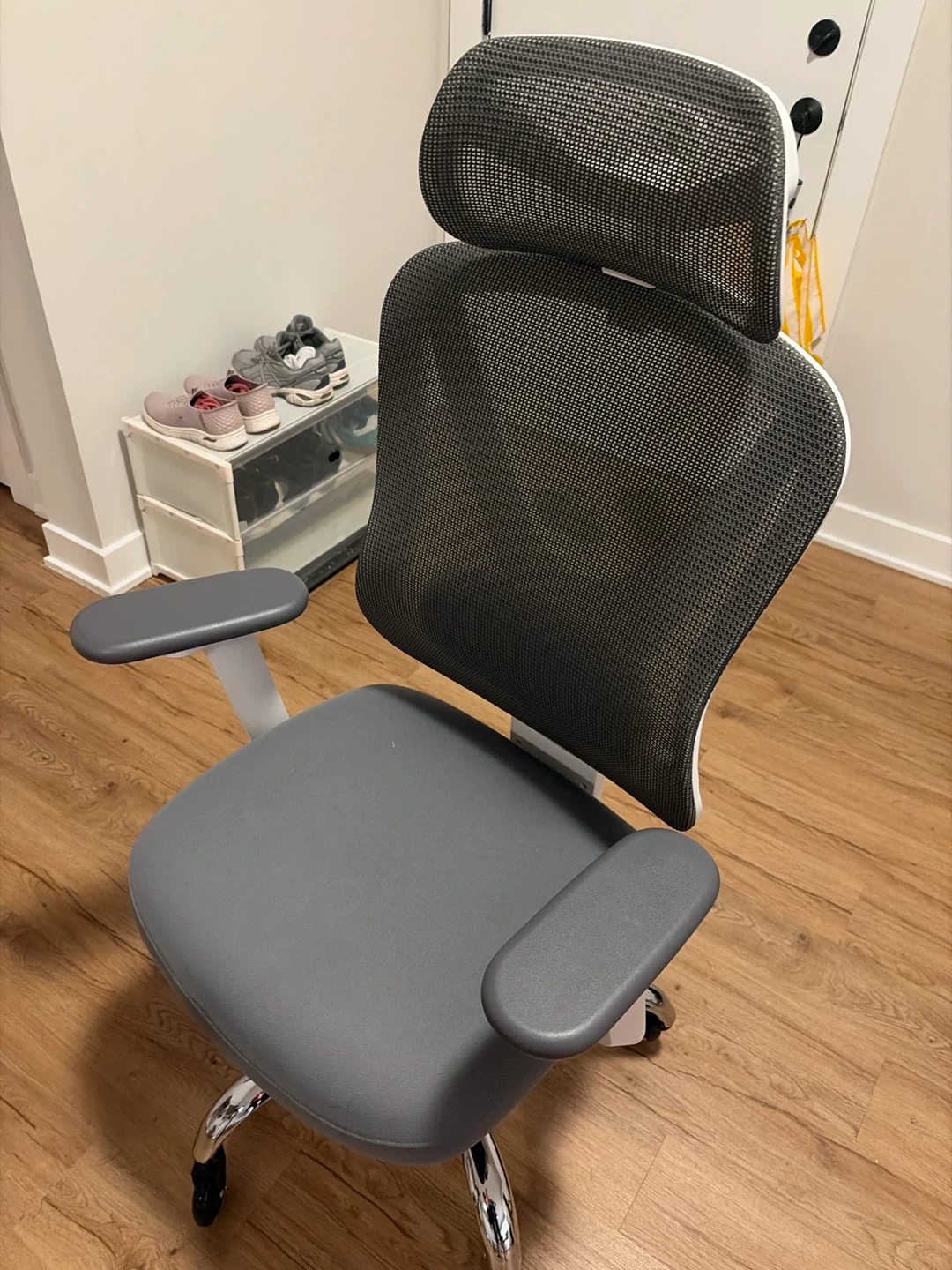 Ergonomic Office Desk Chair with Headrest