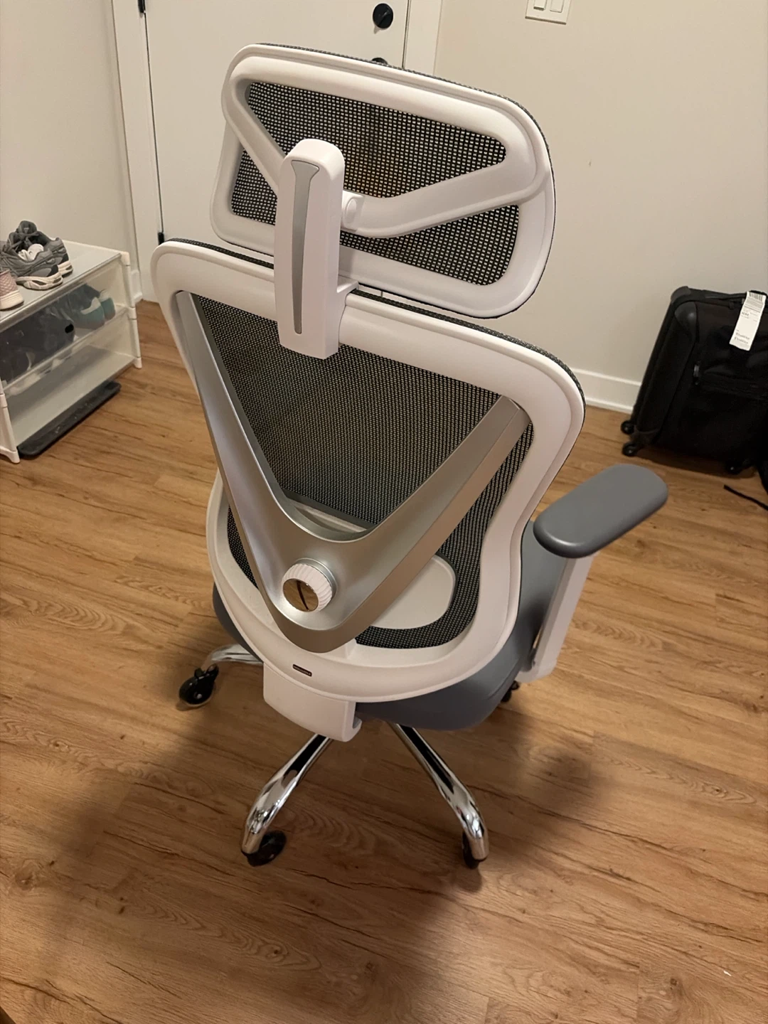 Ergonomic Office Desk Chair with Headrest - photo 2