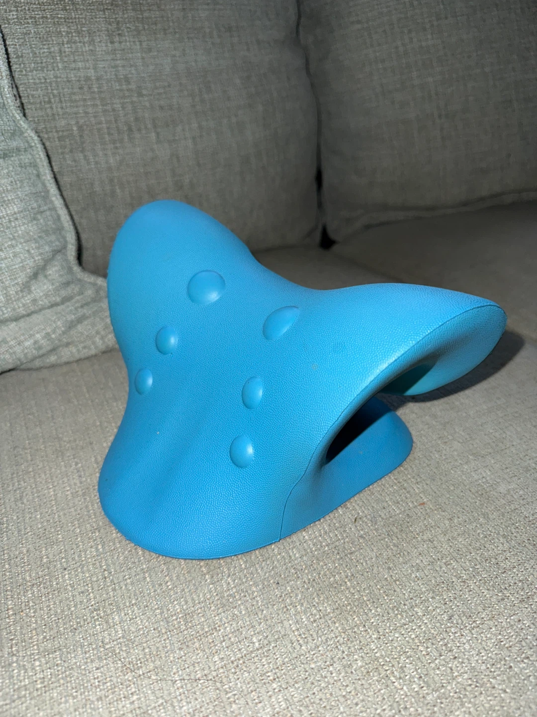 Blue Neck Cloud Cervical Traction Pillow - photo 2