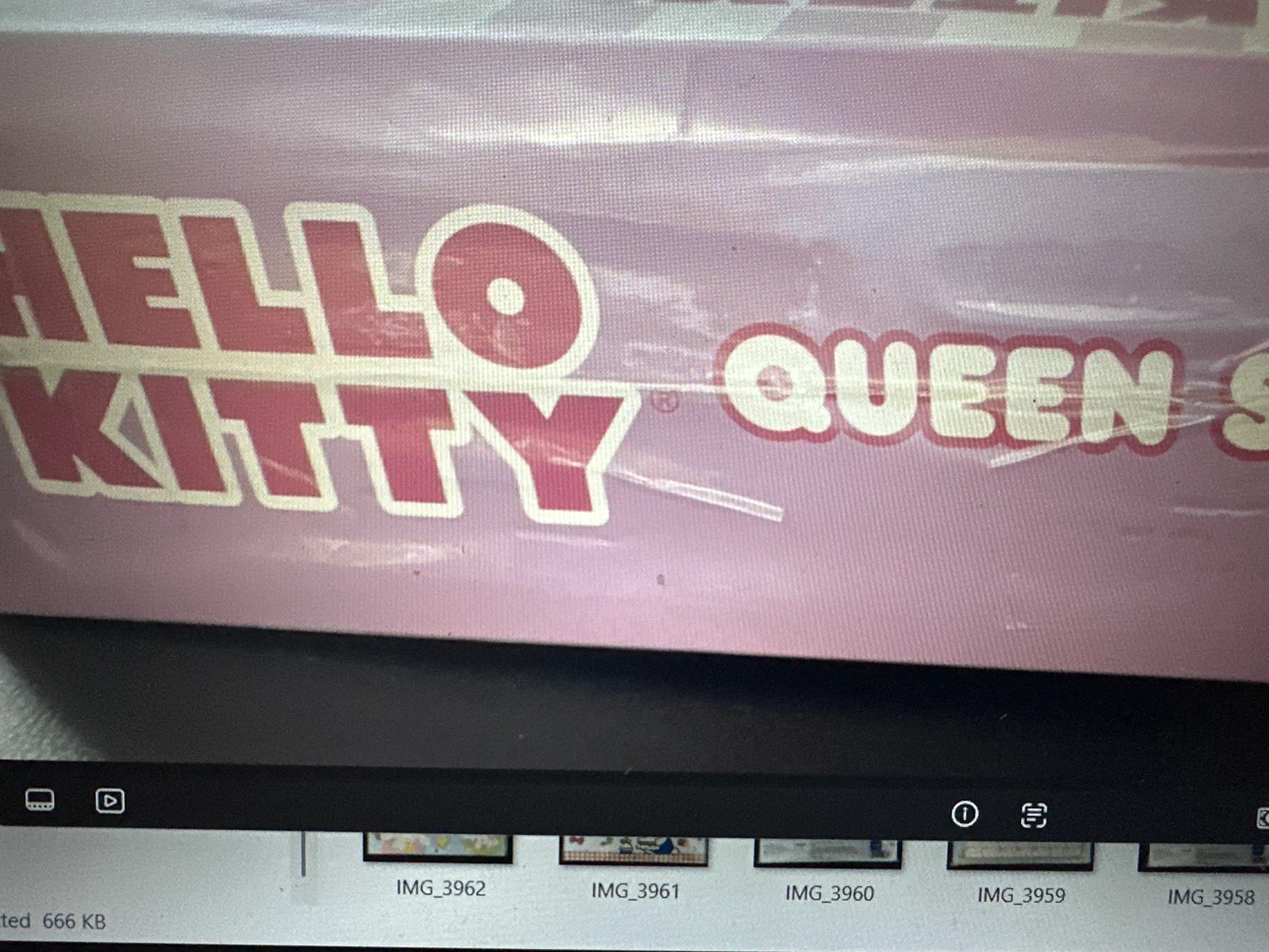 Hello Kitty Queen Sheet Set