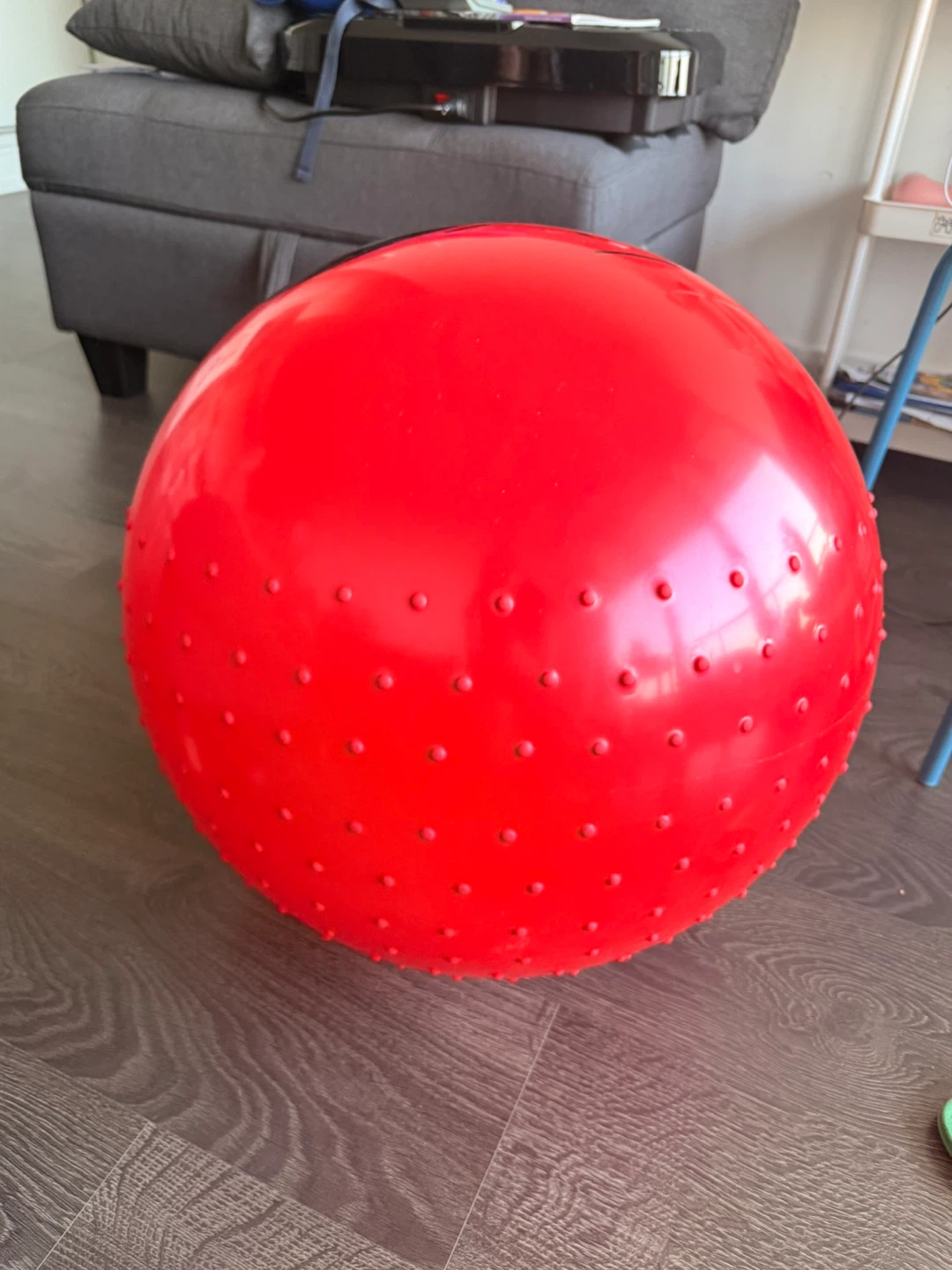 Huge Red Alien Face Hopping Ball - photo 2