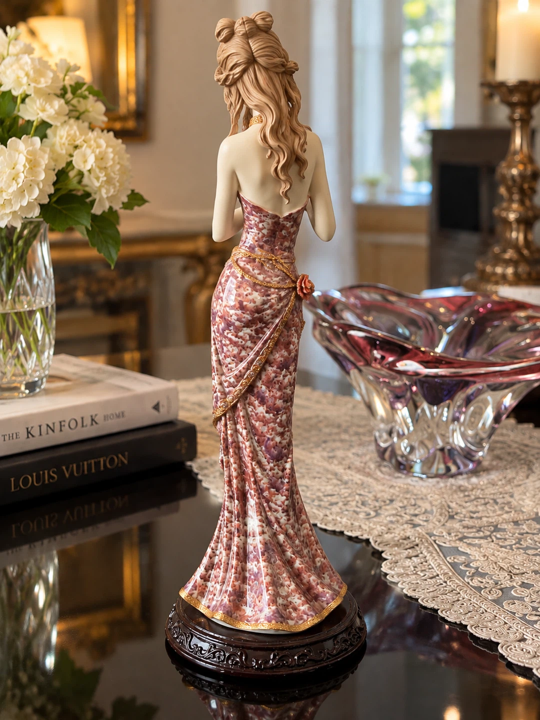 Decorative Lady Figurine - photo 2