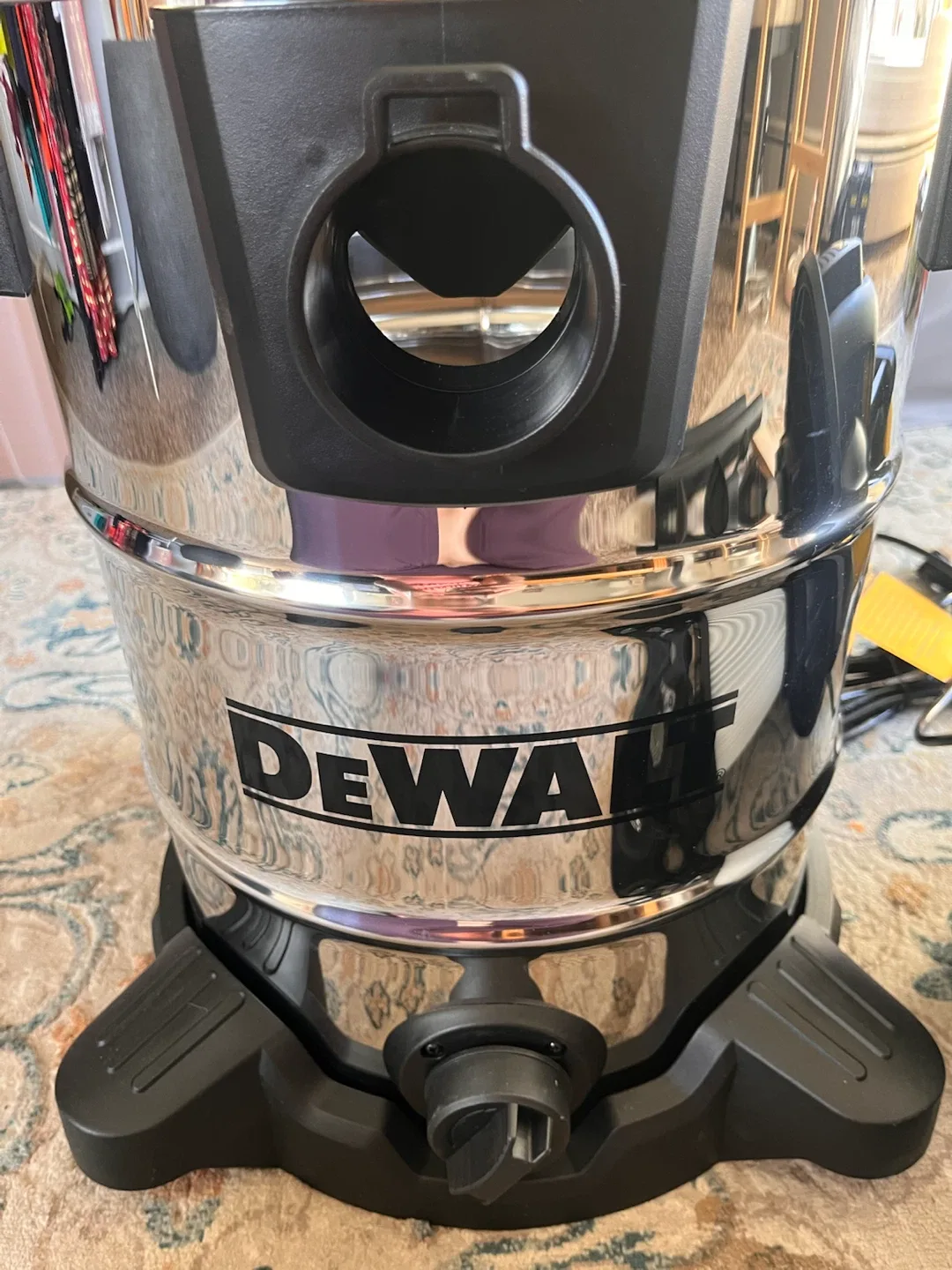 DeWalt Wet Dry Vacuum with Accessories