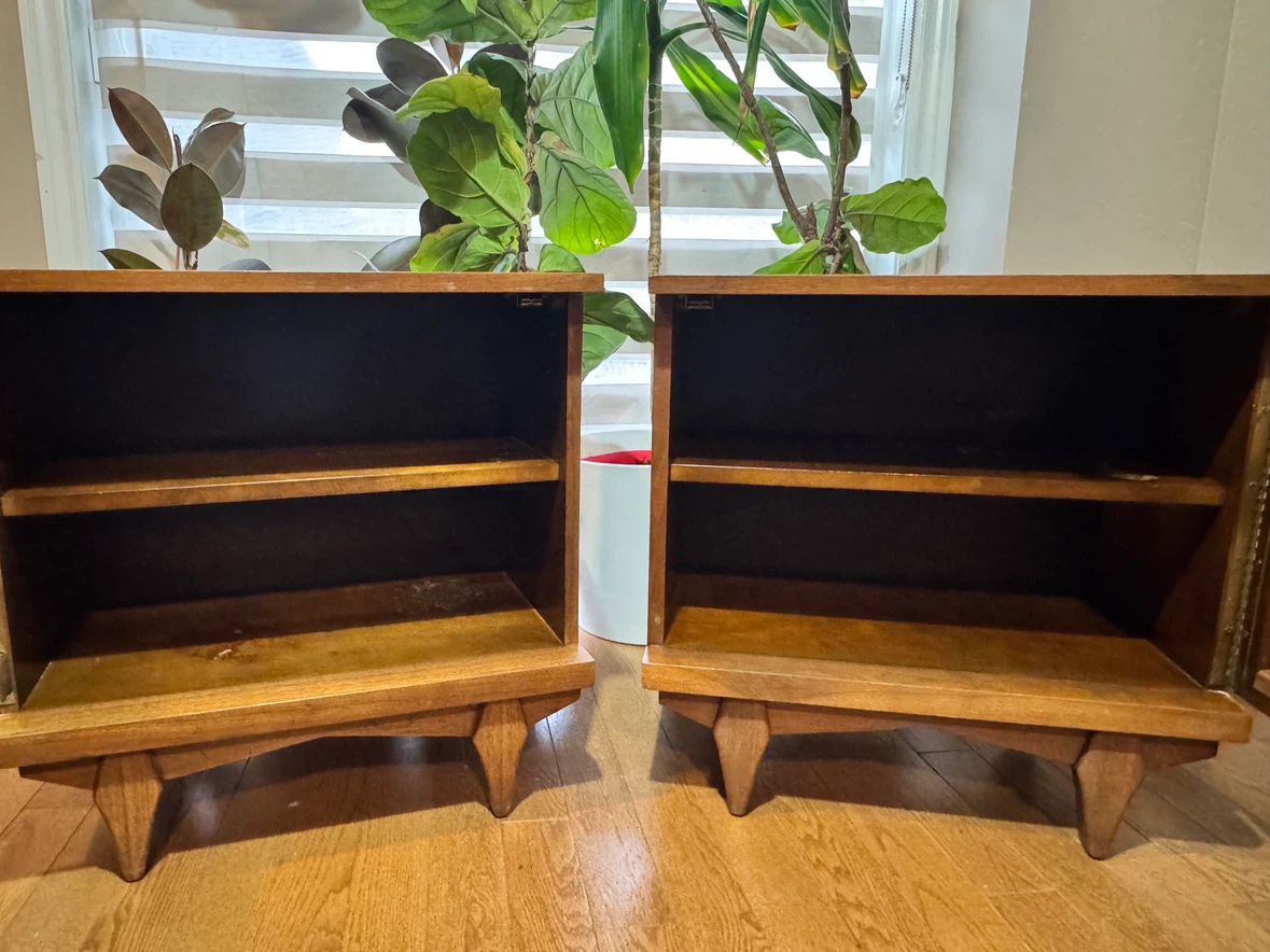 Pair of Mid-Century Modern Walnut Side Tables - photo 5
