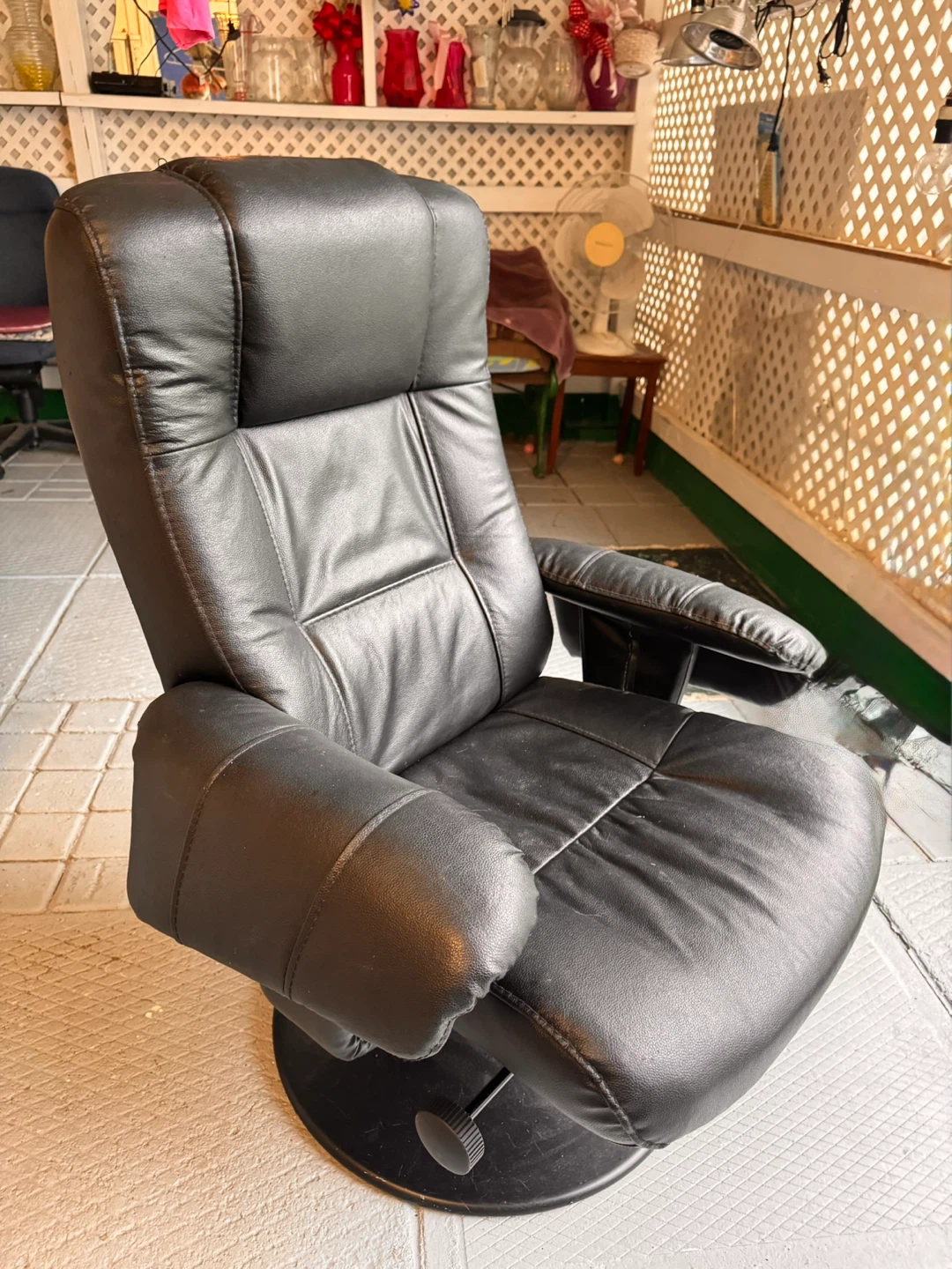 Black Swivel Recliner Chair - photo 2