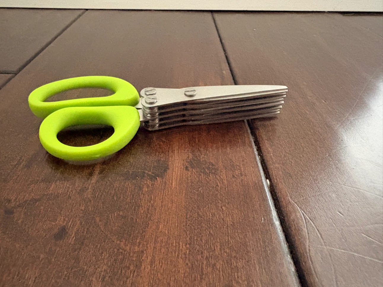Multi-blade herb scissors