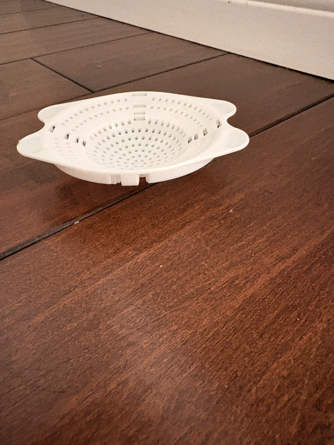 White Plastic can Strainer