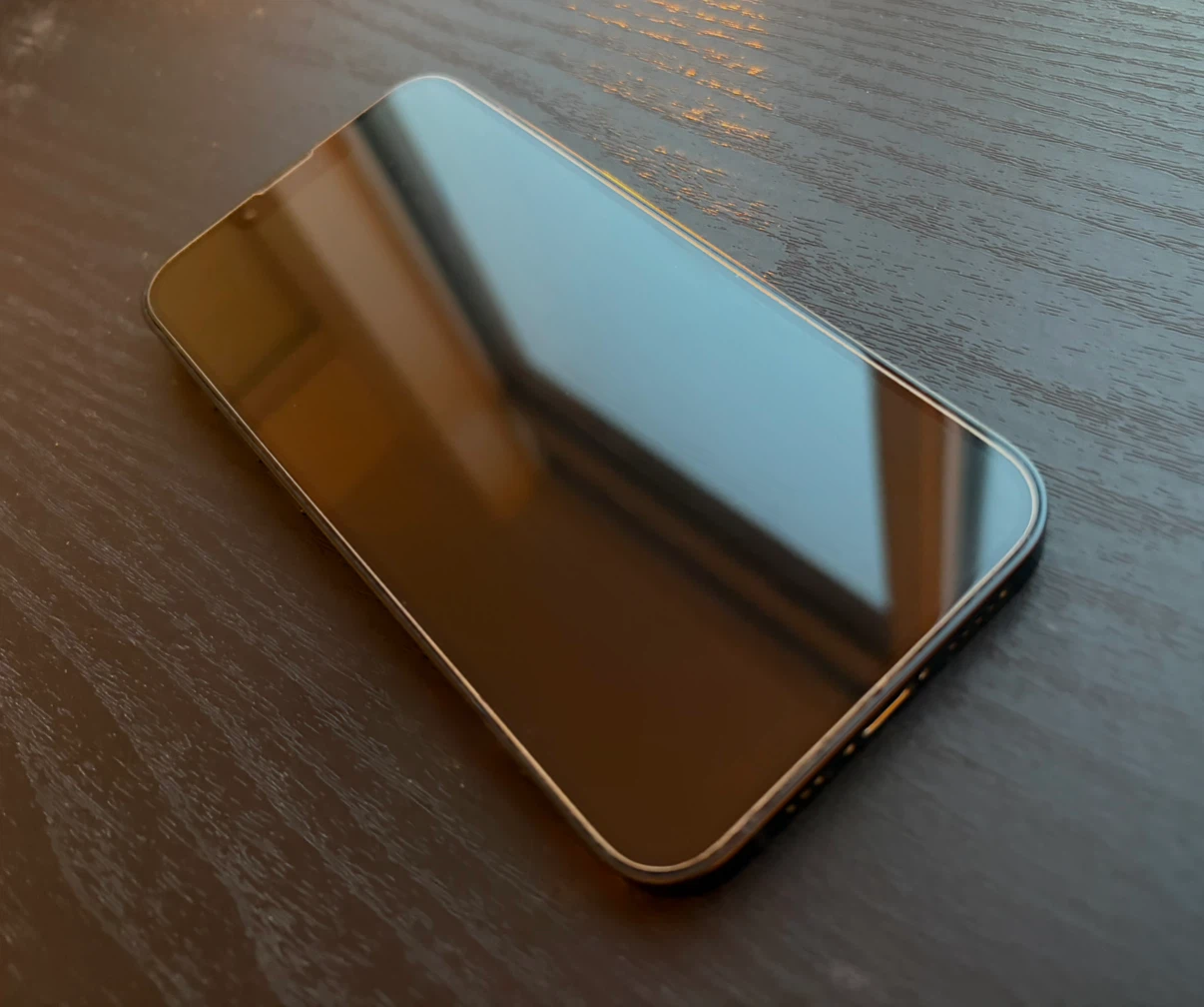 iPhone 13 128GB Midnight – Excellent Condition + MagSafe Case - photo 4