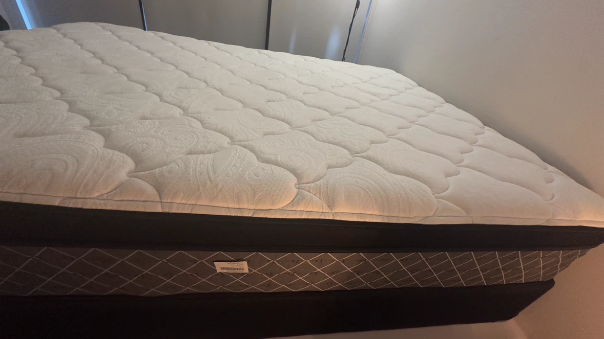 Kingsdown Queen Mattress + Box Spring – Clean & Well Maintained - photo 4