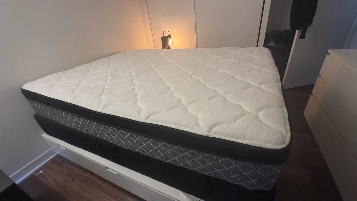 Kingsdown Queen Mattress + Box Spring – Clean & Well Maintained - photo 5