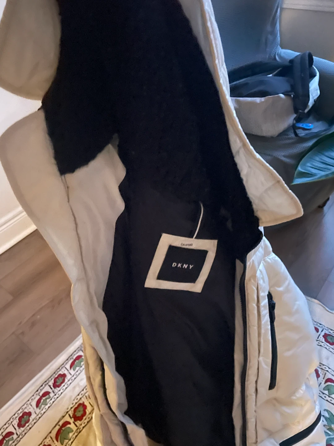 DKNY White Puffer Jacket - photo 2