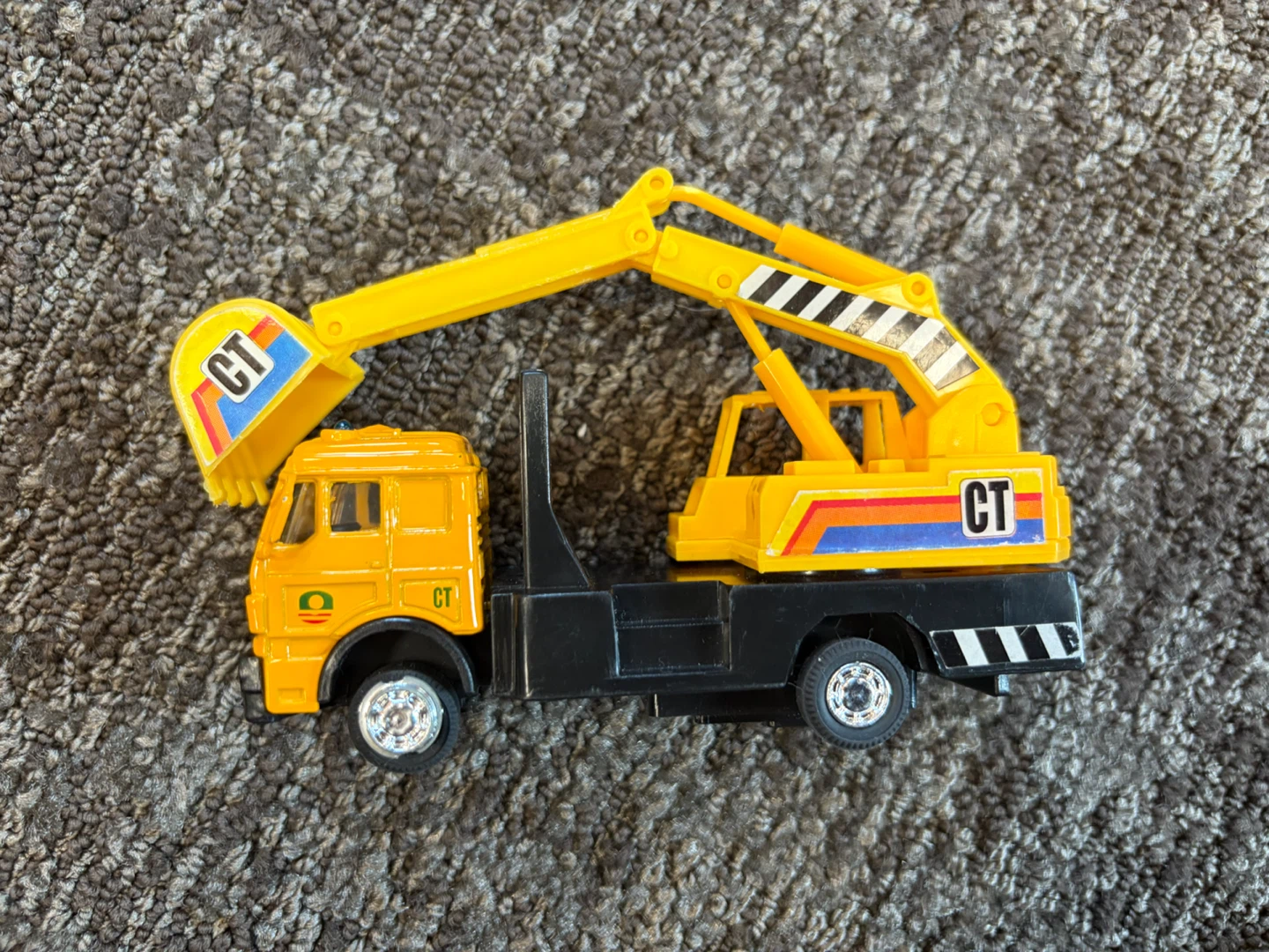CT Yellow Excavator Toy Truck🏈