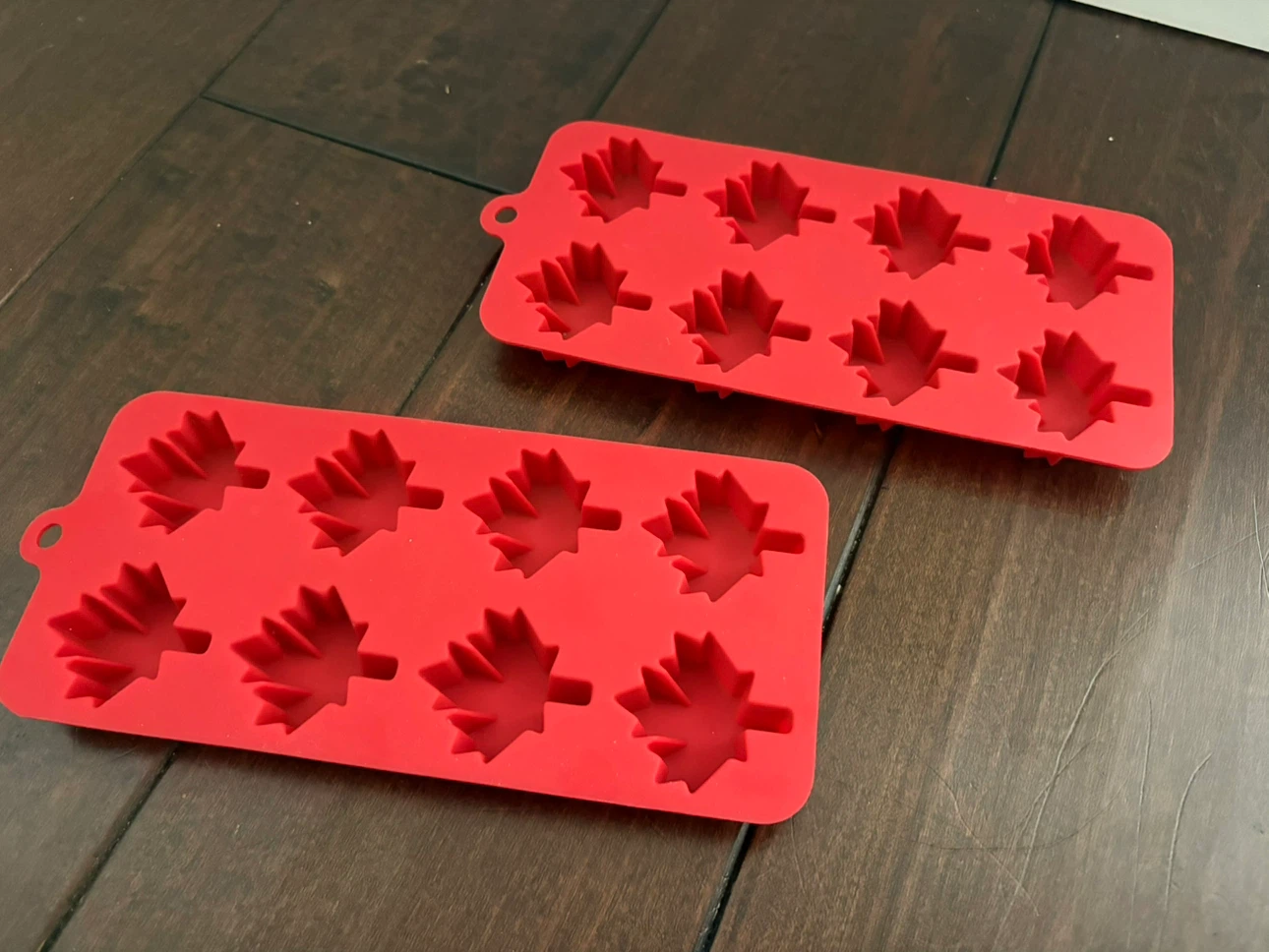 🏈Set of 2 Silicone Maple Leaf Molds